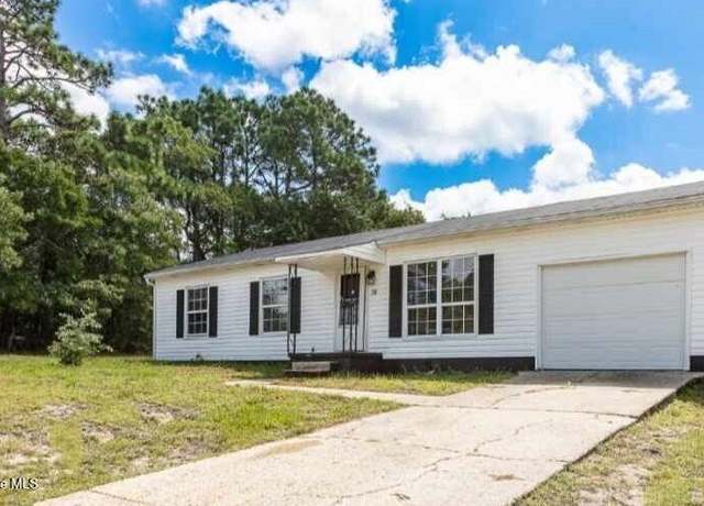 Property at 18 Crown Point Rd, Hubert, NC 28539, 3 beds, 2 baths