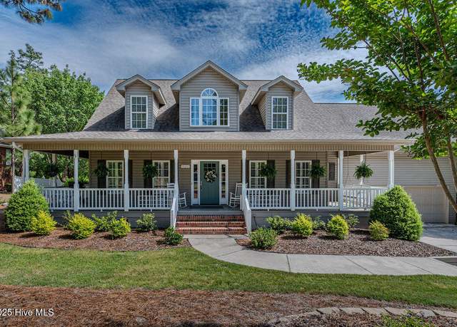 Property at 920 Diamondhead Dr S, Pinehurst, NC 28374, 3 beds, 2.5 baths