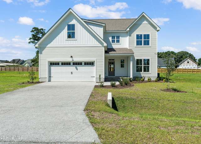 Property at 124 Creek Bluff Rd, Newport, NC 28570, 4 beds, 2.5 baths