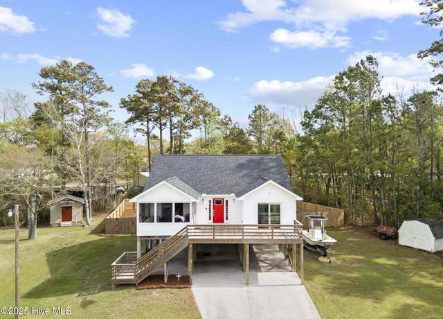 Property at 100 Barnacle Cir, Surf City, NC 28445, 3 beds, 2 baths