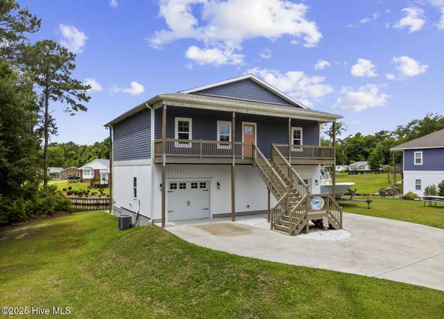 Property at 452 Crows Nest Ln, Sneads Ferry, NC 28460, 3 beds, 2 baths