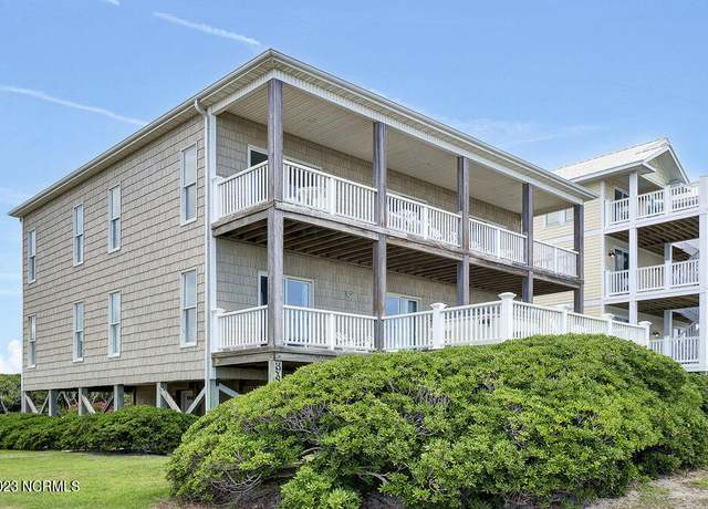 Property at 98 Oleander Ct, Surf City, NC 28445, 7 beds, 6.5 baths