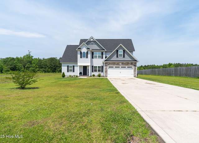Property at 103 Easton Dr, Richlands, NC 28574, 3 beds, 2.5 baths