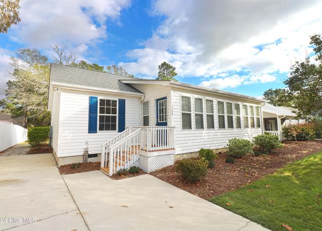 Property at 160 NE 5th St, Oak Island, NC 28465, 3 beds, 2 baths