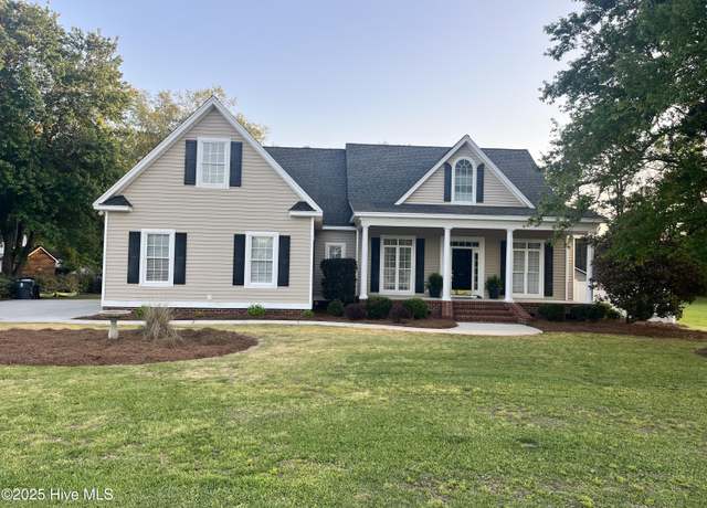 Property at 305 Stewart Cir, Whiteville, NC 28472, 3 beds, 3 baths