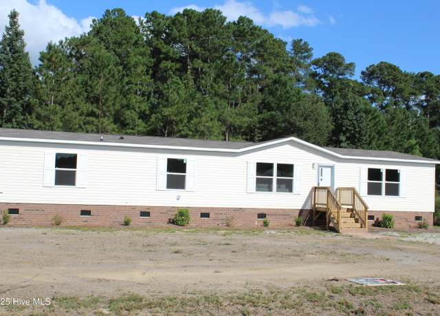 Property at 225 Mewborn Dr, Richlands, NC 28574, 4 beds, 2 baths
