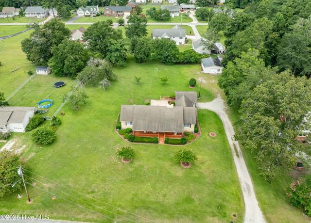 Property at 206 N First Ave, New Bern, NC 28560, 3 beds, 2 baths