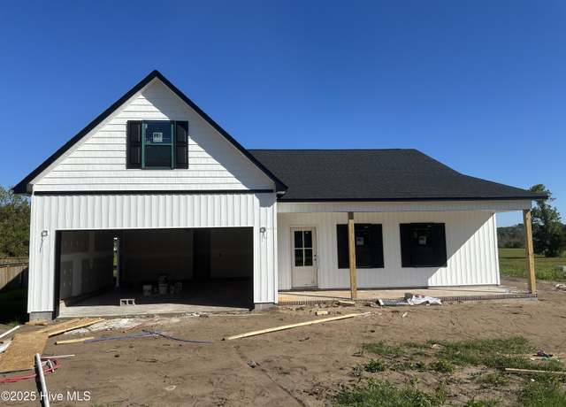 Property at 111 Camelot Dr, Holly Ridge, NC 28445, 3 beds, 2 baths