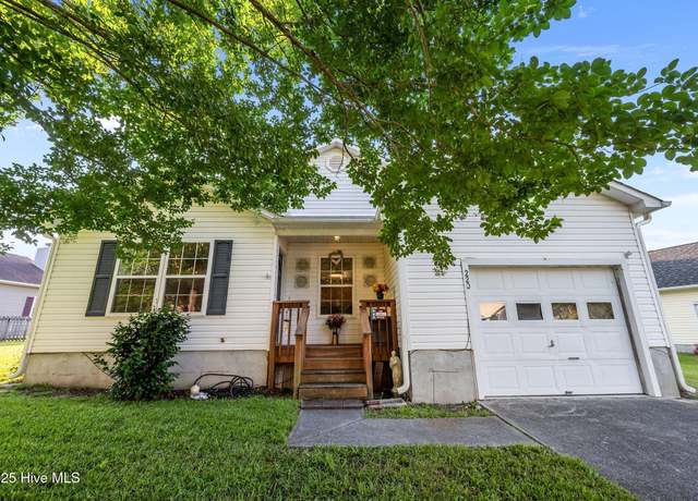 Property at 220 Pollard Dr, Jacksonville, NC 28540, 4 beds, 2 baths