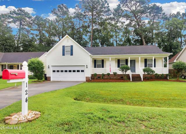 Property at 124 Leonard Dr, New Bern, NC 28560, 4 beds, 2 baths