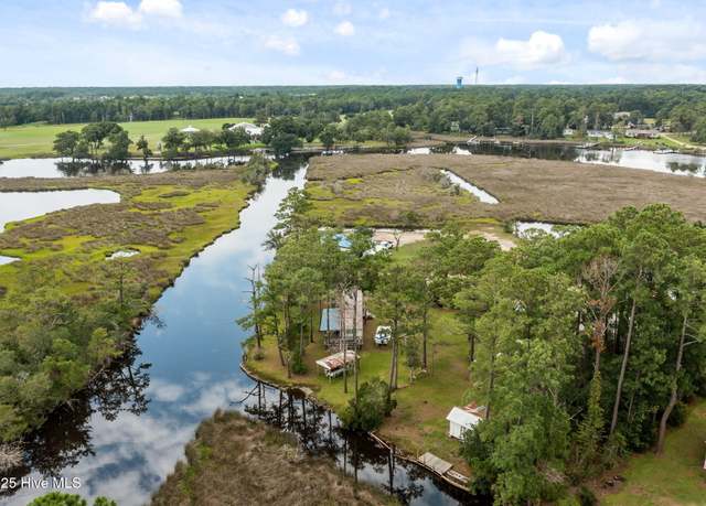 Property at 121 Longleaf Dr, Cedar Point, NC 28584