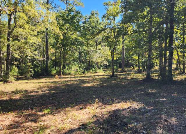 Property at 112 Sandy Point Dr, Beaufort, NC 28516