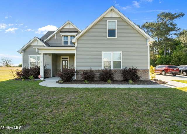 Property at 124 Rocking Horse Ln, Raeford, NC 28376, 4 beds, 2.5 baths