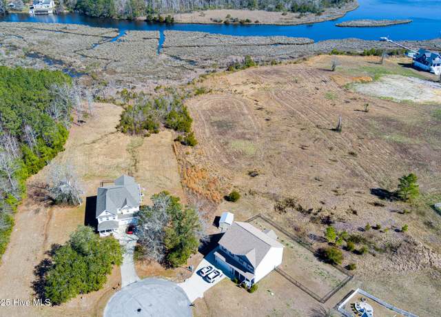 Property at 208 Willas Ct, Holly Ridge, NC 28445