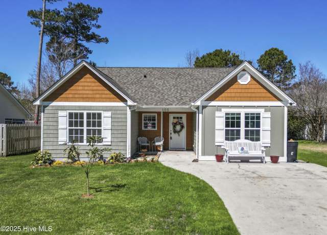 Property at 105 Bay Tree Cir, Hampstead, NC 28443, 4 beds, 2 baths