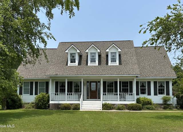 Property at 116 Spencer Ln, Newport, NC 28570, 3 beds, 3.5 baths