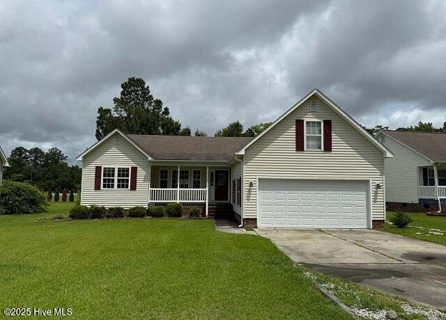 Property at 103 Leonard Dr, New Bern, NC 28560, 3 beds, 2 baths