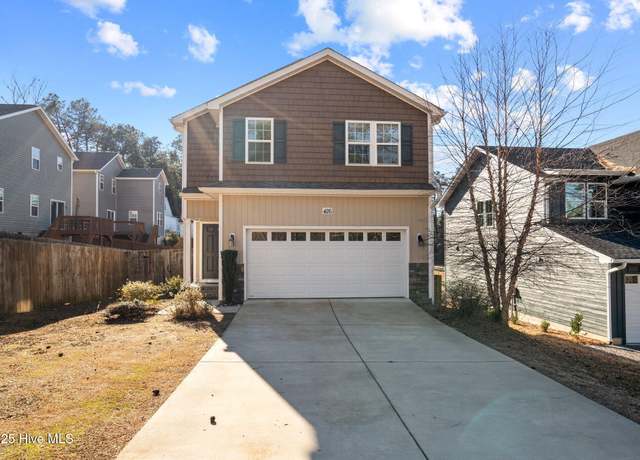 Property at 426 W Illinois Ave, Southern Pines, NC 28387, 3 beds, 2.5 baths