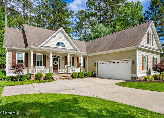 Property at 4010 Sienna Trl, New Bern, NC 28562, 3 beds, 3.5 baths