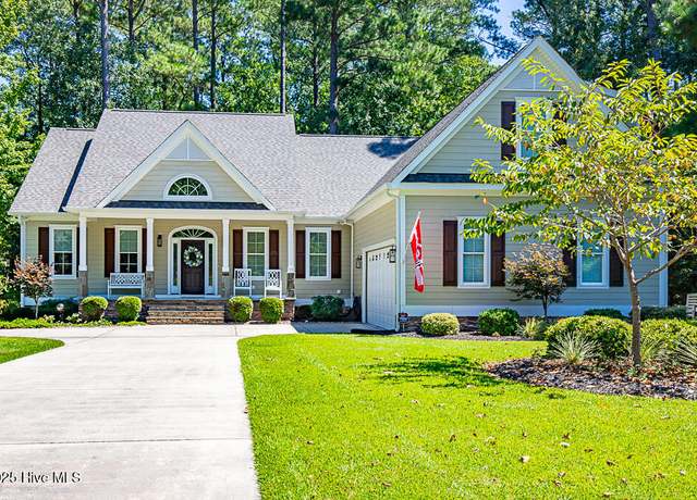 Property at 4010 Sienna Trl, New Bern, NC 28562, 3 beds, 3.5 baths