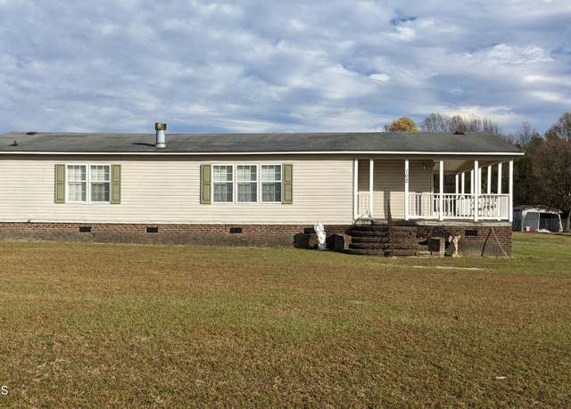 Property at 102 Bladestone Pl, Pikeville, NC 27863, 3 beds, 2 baths
