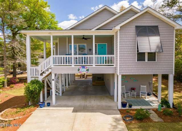 Property at 334 NE 48th St, Oak Island, NC 28465, 5 beds, 4 baths