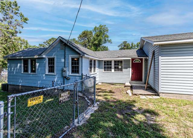 Property at 105 Queens Rd, Jacksonville, NC 28540, 3 beds, 1 bath