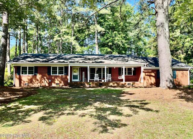 Property at 3400 Bynum Dr, Farmville, NC 27828, 3 beds, 2.5 baths