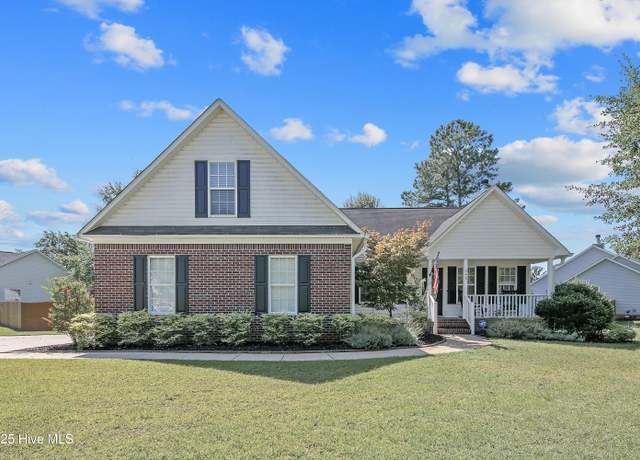 Property at 548 Woodberry Cir, Raeford, NC 28376, 3 beds, 2 baths