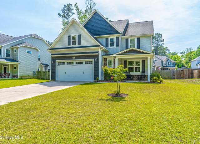 Property at 445 Lancaster Dr, Vass, NC 28394, 5 beds, 3.5 baths