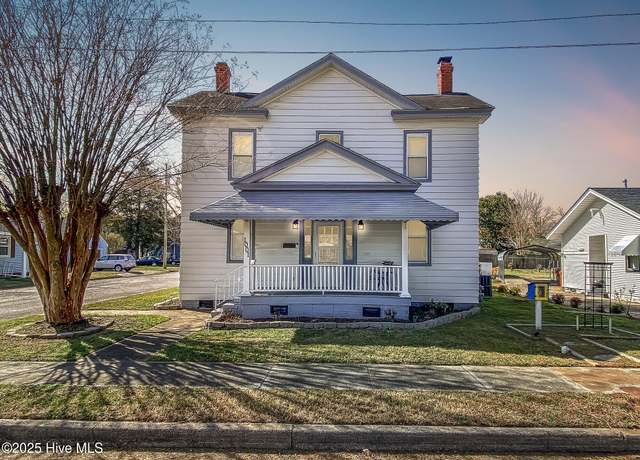 Property at 1001 Maple St, Elizabeth City, NC 27909, 4 beds, 2.5 baths