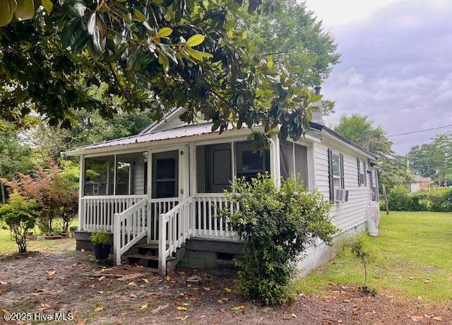 Property at 302 W James St, La Grange, NC 28551, 2 beds, 1 bath