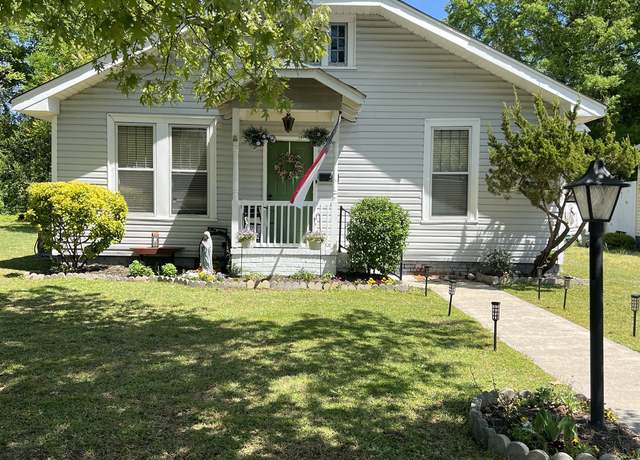 Property at 915 Saint David St, Tarboro, NC 27886, 3 beds, 1.5 baths