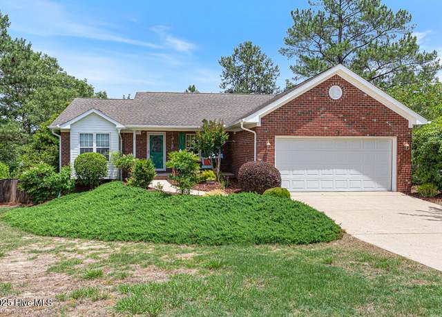 Property at 2 Beryl Cir, Pinehurst, NC 28374, 5 beds, 3 baths