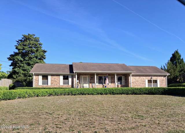 Property at 261 Dallas Dr, Wilmington, NC 28405, 3 beds, 2 baths