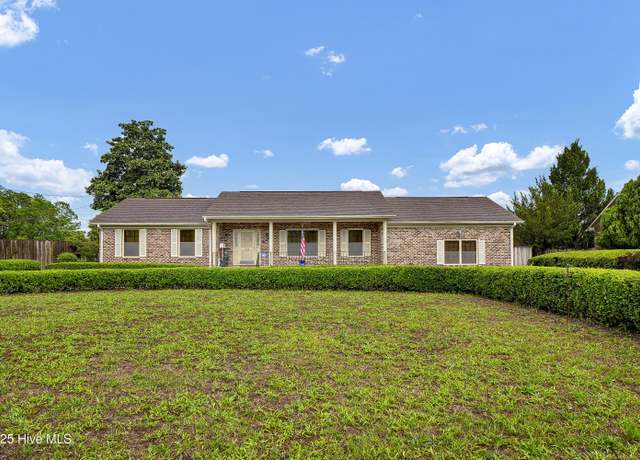 Property at 261 Dallas Dr, Wilmington, NC 28405, 3 beds, 2 baths