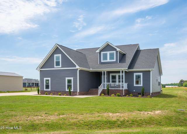Property at 134 Sandy Rd, Aydlett, NC 27916, 4 beds, 2.5 baths