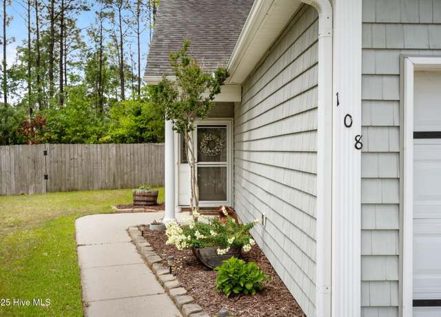 Property at 108 Mooney Ct, Hampstead, NC 28443, 4 beds, 2 baths