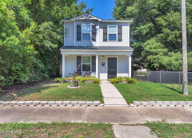 Property at 1004 S 8th St, Wilmington, NC 28401, 3 beds, 1.5 baths