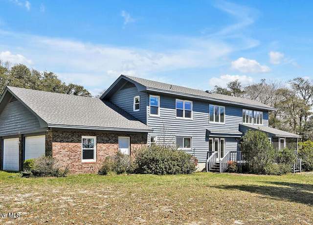 Property at 2928 John T Holden Rd SW, Supply, NC 28462, 3 beds, 2.5 baths