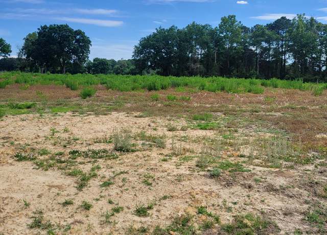 Property at 201 Crown Dr, Washington, NC 27889
