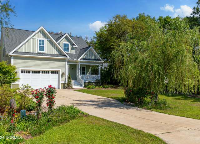 Property at 602 W Owens St, Southport, NC 28461, 3 beds, 3.5 baths