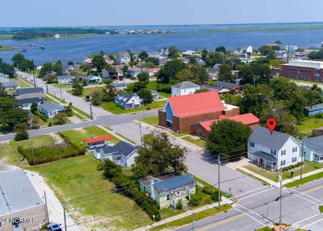 Property at 1212 Bridges St, Morehead City, NC 28557, 3 beds, 2.5 baths