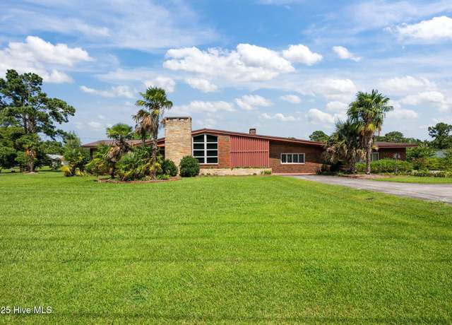 Property at 4204 Old Cherry Point Rd, New Bern, NC 28560, 3 beds, 2.5 baths