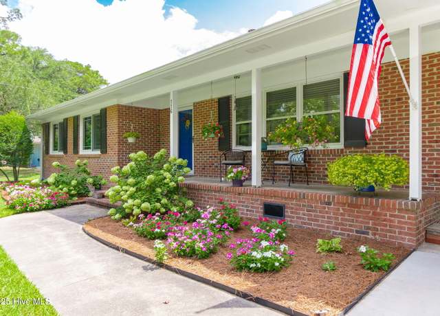 Property at 116 Holly Rd, Pine Knoll Shores, NC 28512, 3 beds, 2 baths