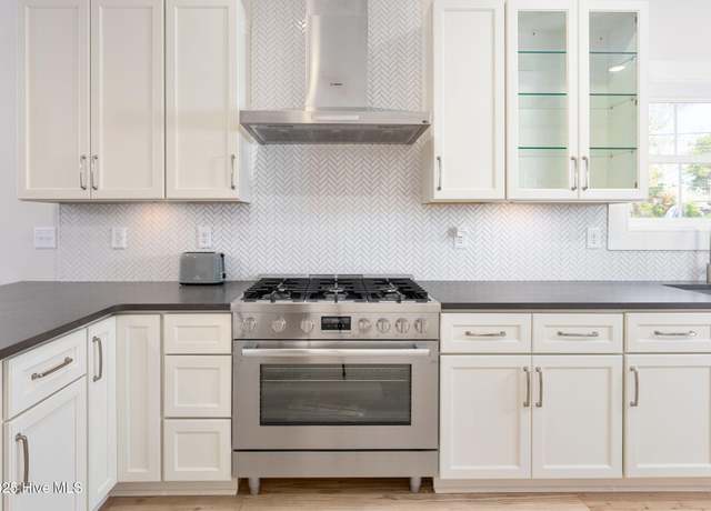 Property at 116 Seagate Pl, Wilmington, NC 28403, 5 beds, 4.5 baths