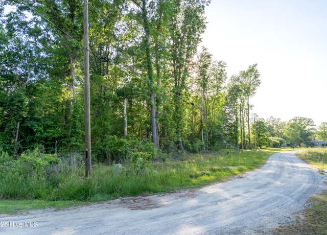 Property at 155 Cedar Dr, Oriental, NC 28571