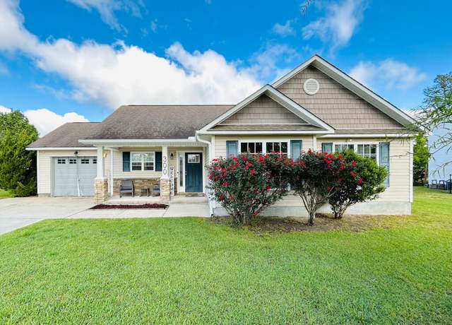 Property at 300 Dillard Ln, Richlands, NC 28574, 3 beds, 2 baths