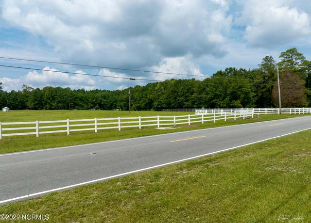 Property at 7 Cheraw Rd, Hamlet, NC 28345