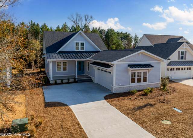 Property at 340 Cornubia Dr, Castle Hayne, NC 28429, 4 beds, 3.5 baths